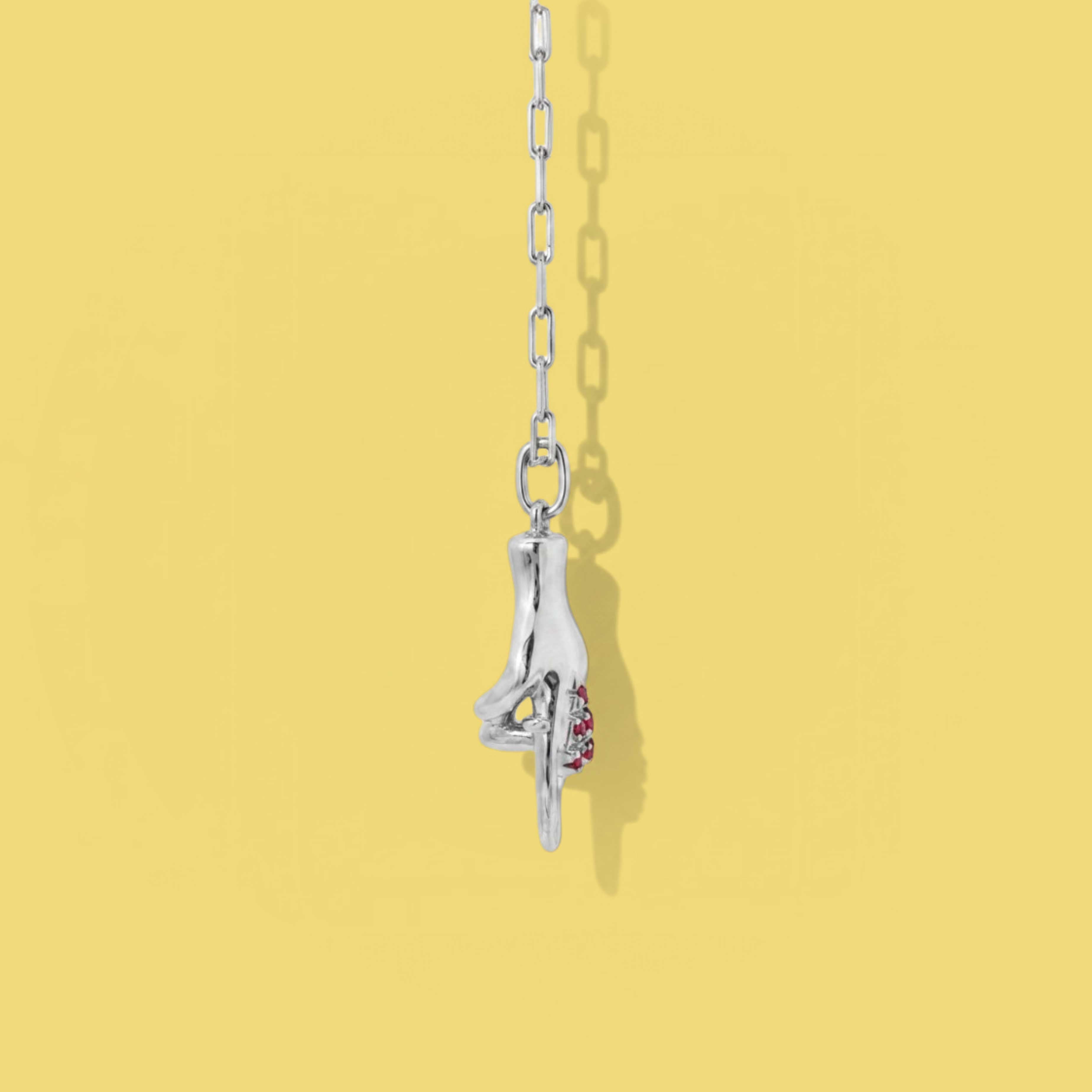 Le pendentif Mano Cornuto