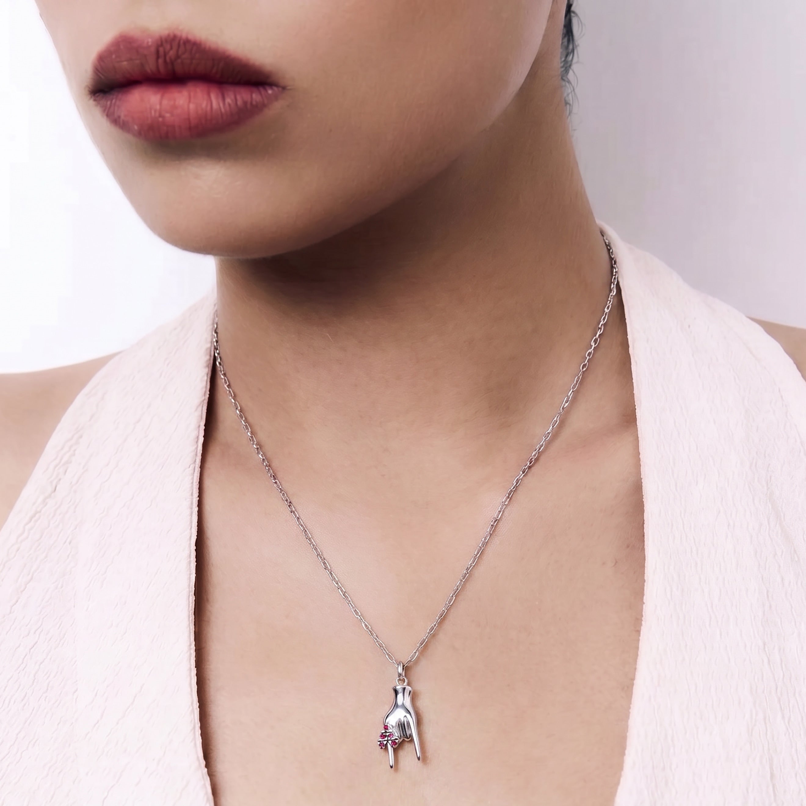 Mano Cornuto Pendant