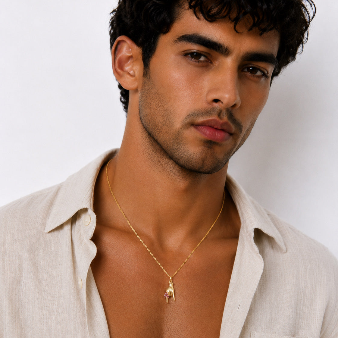 Le pendentif Mano Cornuto