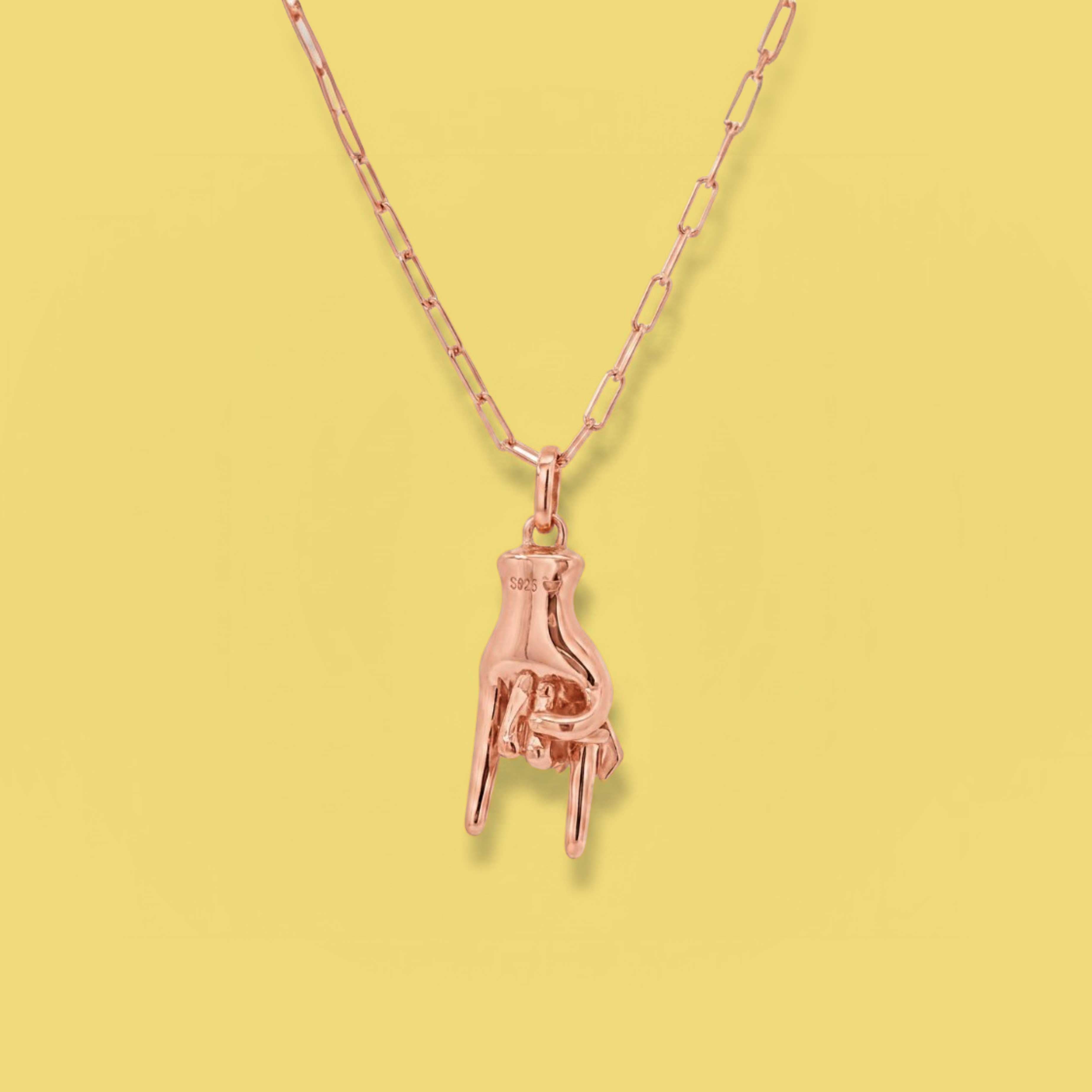 Mano Cornuto Pendant