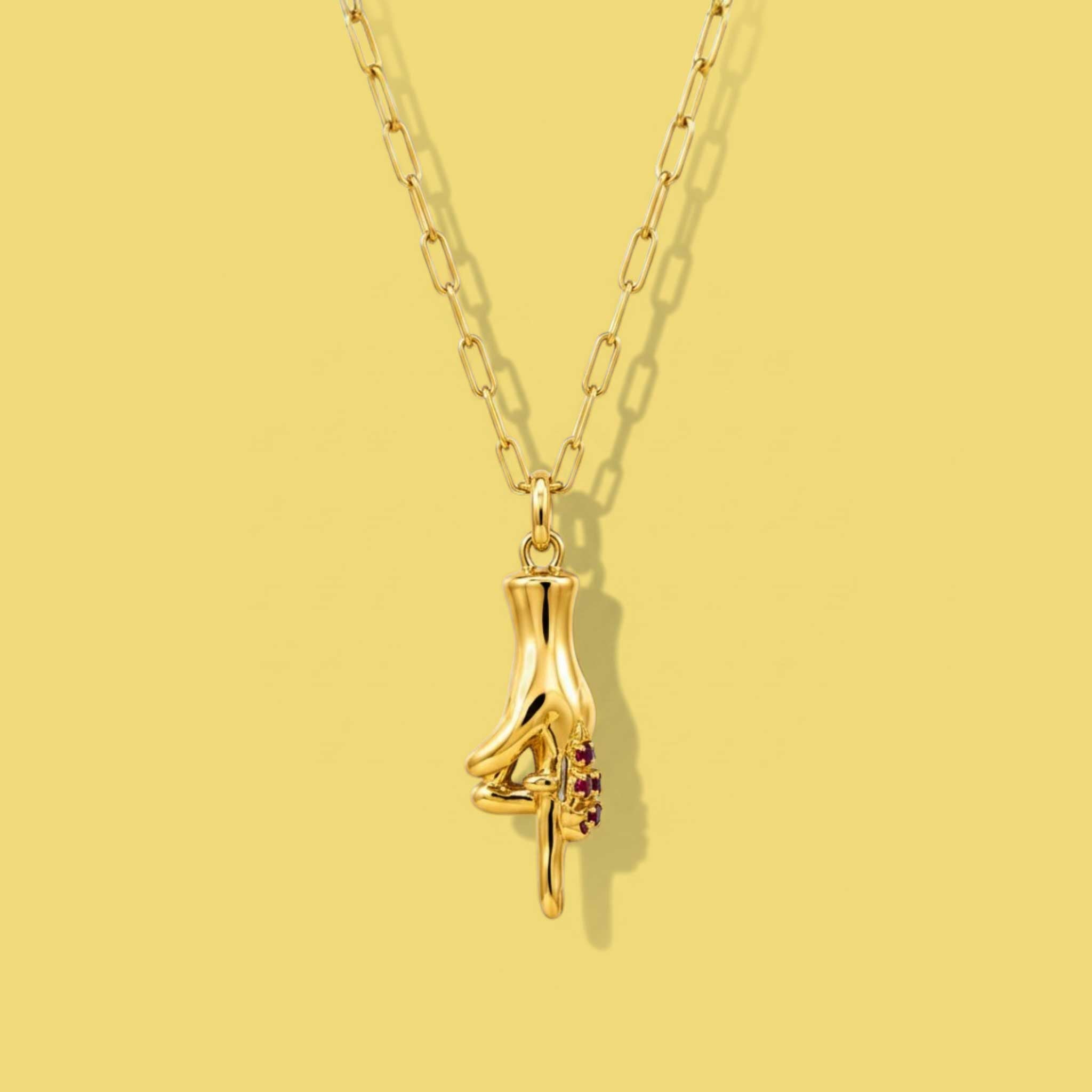 Le pendentif Mano Cornuto